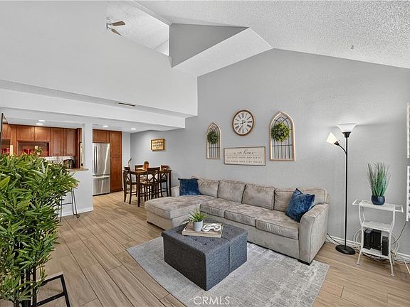 3rd image of 435 W 9th St Unit B3