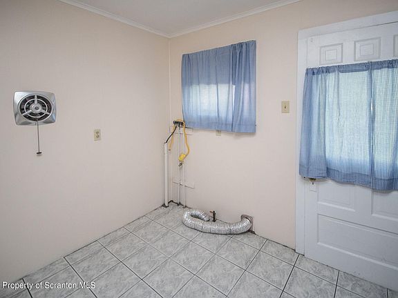 4th image of 849 Throop St