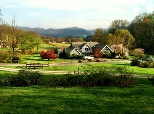 71 Trout Cove Rd, Waynesville, NC 28785
