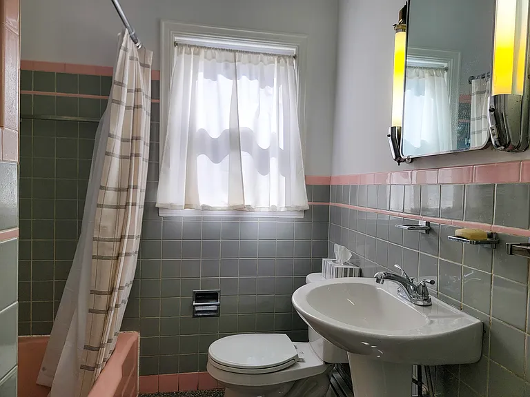 106 E End Ave — Photo 10
