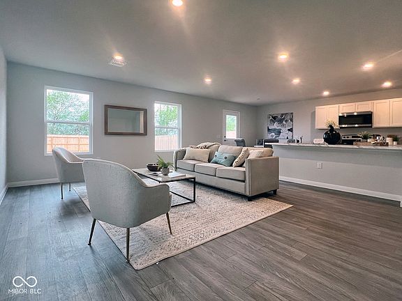 5th image of 2524 Walker Pl