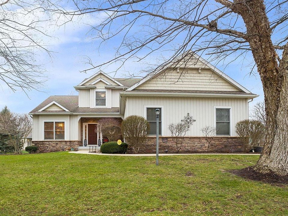 1st image of 51265 Enchanted Oak Ct