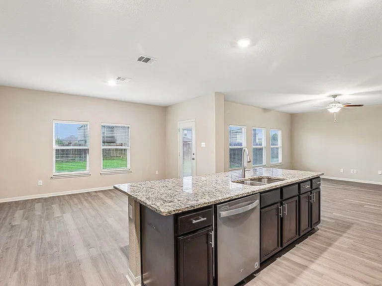 117 Cherry Tree Ln — Photo 10