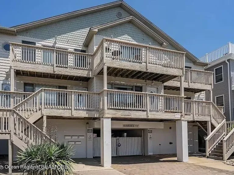 132 Hancock Ave #1 — Photo 1