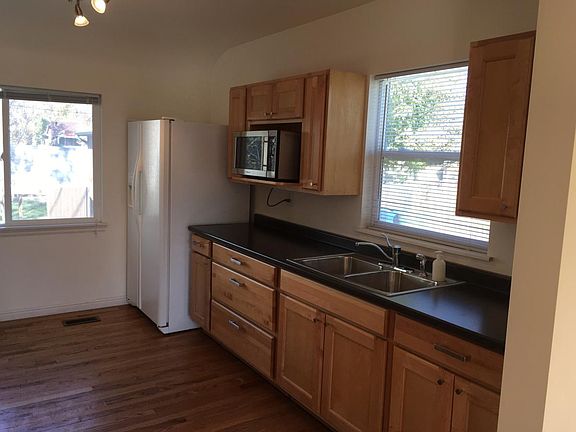 5th image of 567 E Commonwealth Ave