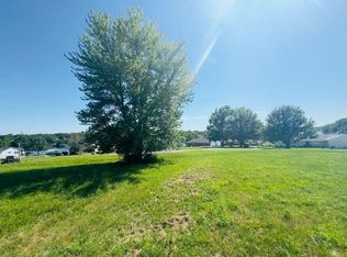 1008 Lake Viking Ter, Altamont, MO 64620