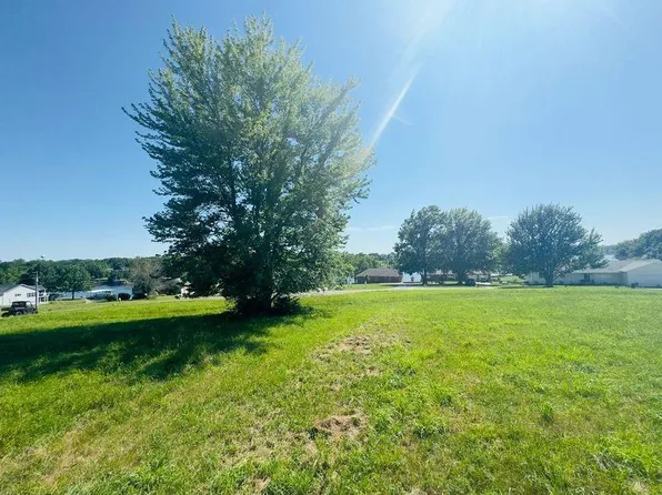 1008 Lake Viking Ter, Altamont, MO 64620