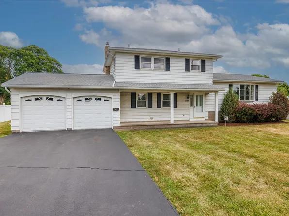 2108 Hylan Dr, Rochester, NY 14623