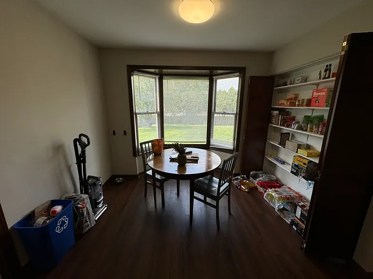 1013 E Benton Ave — Photo 3
