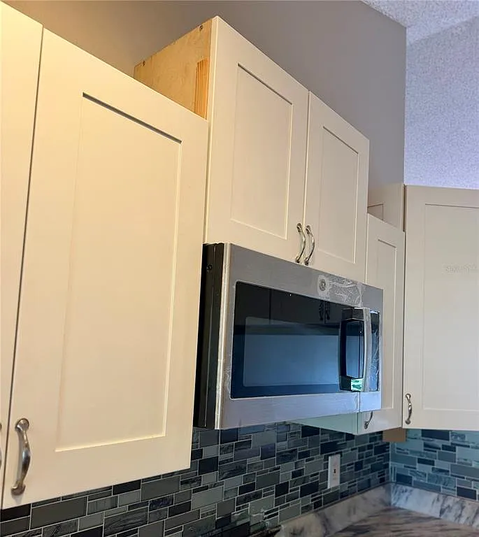 3 bed, 2.0 bath, 1287 sqft, $1,925 — Photo 2