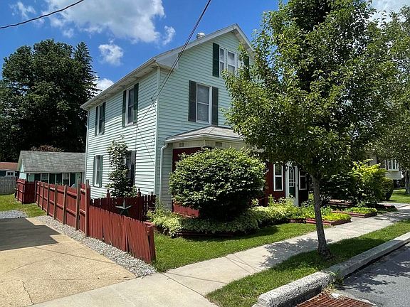 2nd image of 209 N Marian St