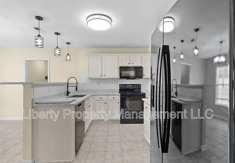 130 Breezewood Dr — Photo 9