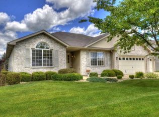 2118 Hazelwood Dr, McHenry, IL 60051