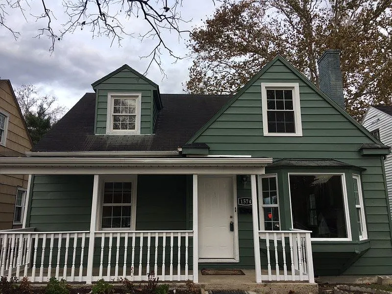 1574 Hal Greer Blvd photo 1