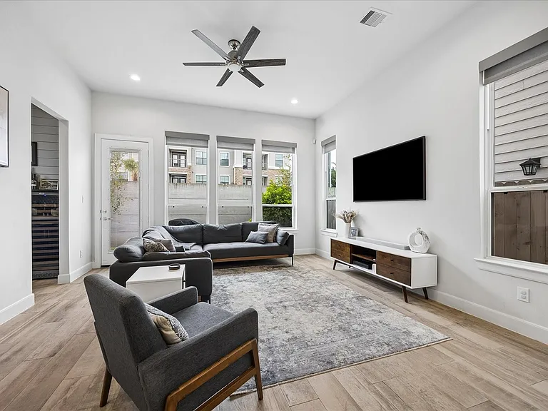 2804 Grand Fountains Dr #B — Photo 2