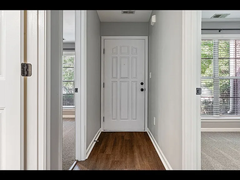 2536 Ridgemont Dr — Photo 3