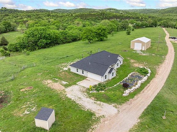 3rd image of 307 Whitetail Dr