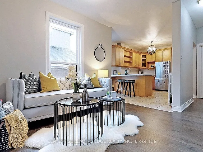 233 Borden St #UPPER LEVEL — Photo 2