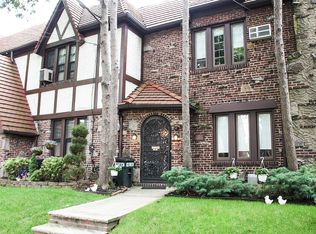 2722 167th St, Flushing, NY 11358