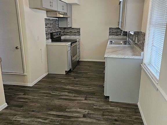 5th image of 6111 Songwood Dr