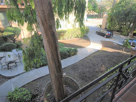4th image of 221 N El Camino Real APT I