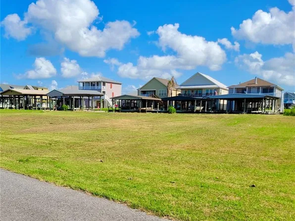 104 Junior Ln, Port Sulphur, LA 70083