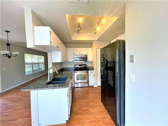 4th image of 4905 Churchill Pl