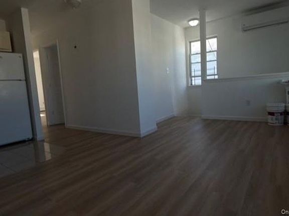 2nd image of 69-51 Almeda Ave