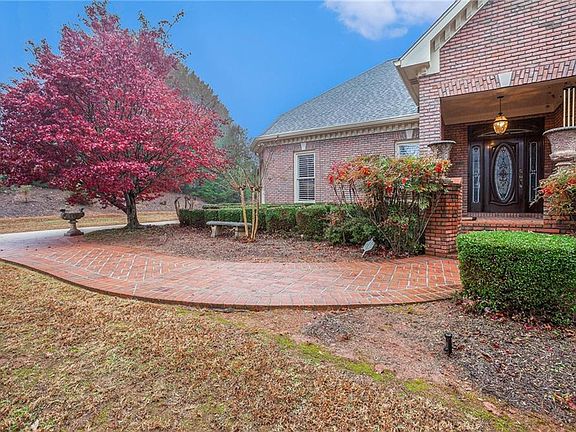 2nd image of 122 Tara Dr