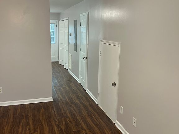 4th image of 109 Creekside Dr NW #1