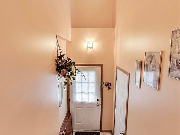 4th image of 2949 Stonewater Dr