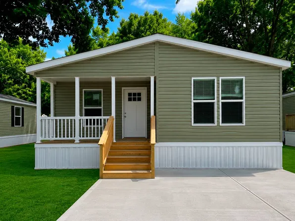 50 Woodmoor Ct #50, Leavenworth, KS 66048