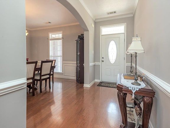 3rd image of 168 Clementine Rd