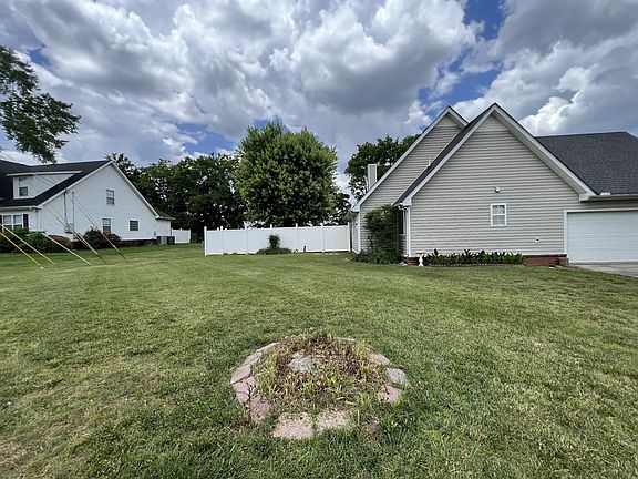 4th image of 835 Hammersmith Dr