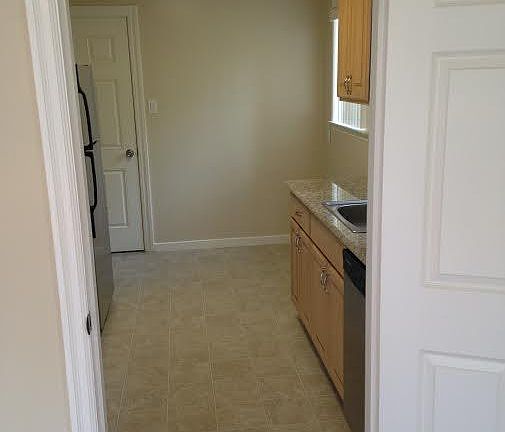 5th image of 722 Live Oak Ave APT 8