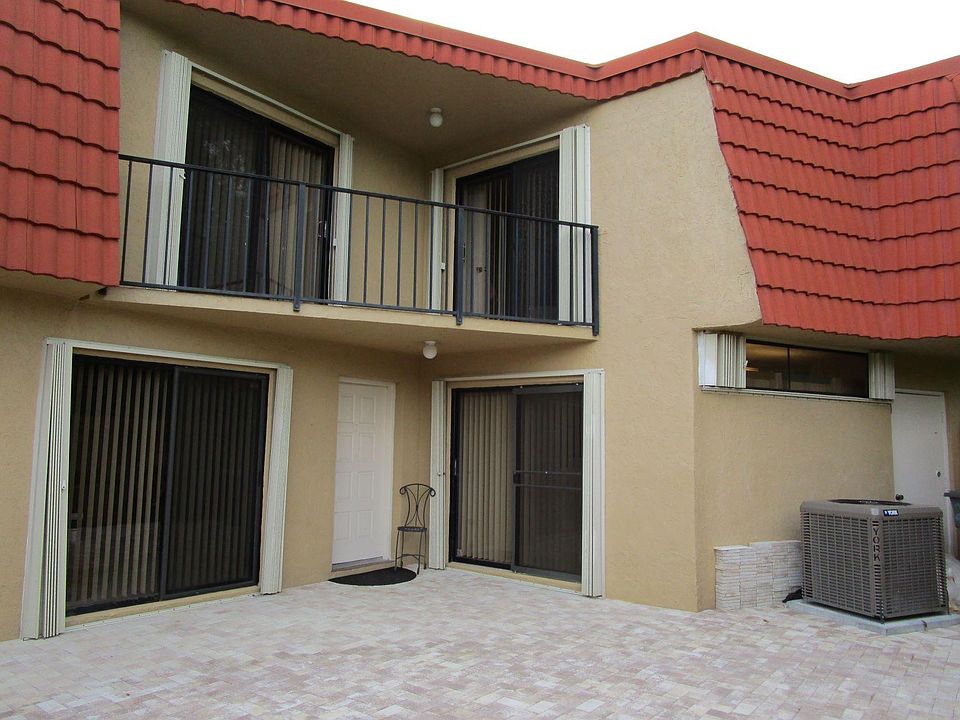 Front entryway, patio