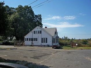 3rd image of 3524 Robinson Cir