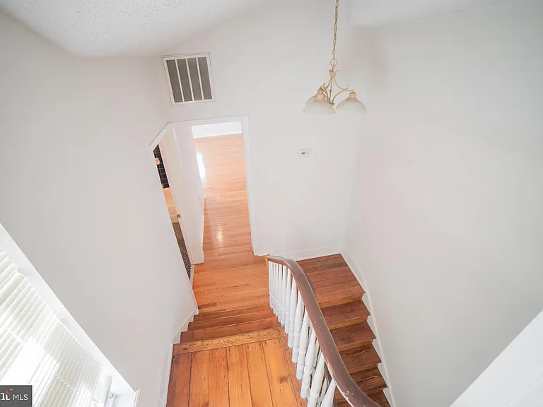 126 W Laurel St #2 — Photo 8