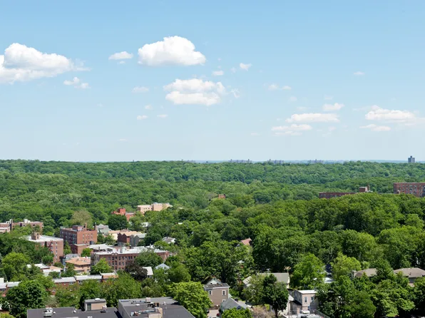 5700 Arlington Avenue image 3 of 14