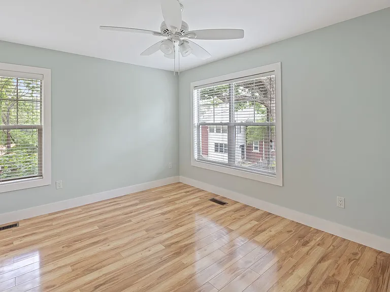 6 Thurland Ave — Photo 13