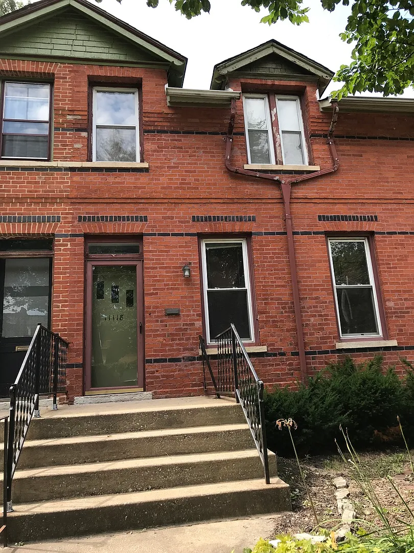 11118 S Champlain Ave photo 1