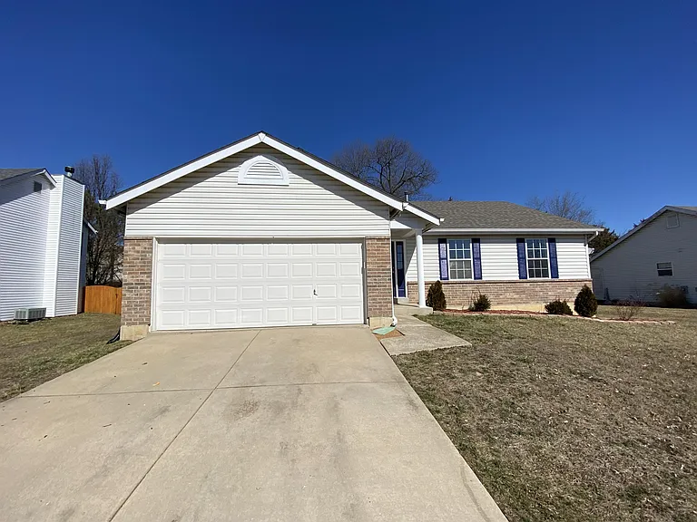 2048 Peine Forest Dr — Photo 1