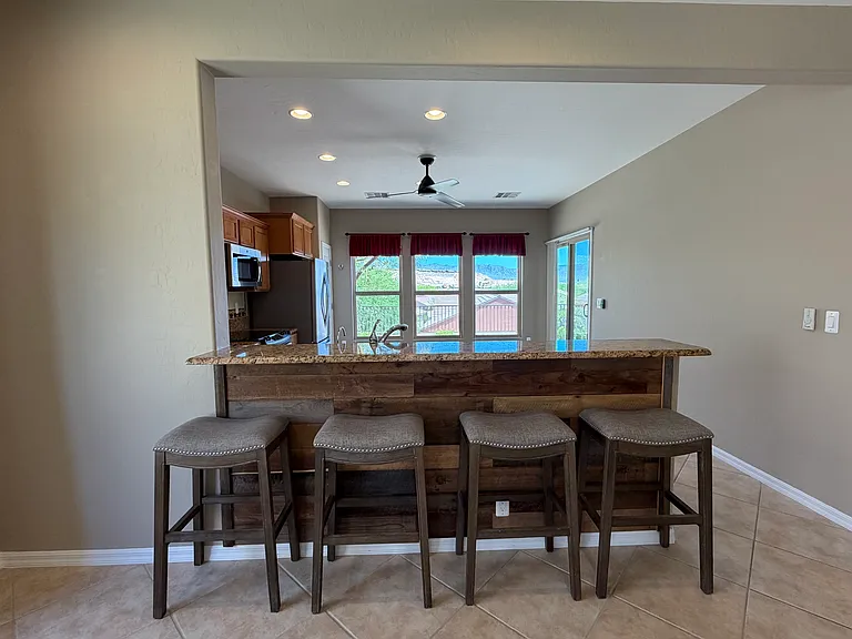 1072 Bunkhouse Ct — Photo 5