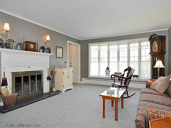 2nd image of 104 Woodlawn Ave