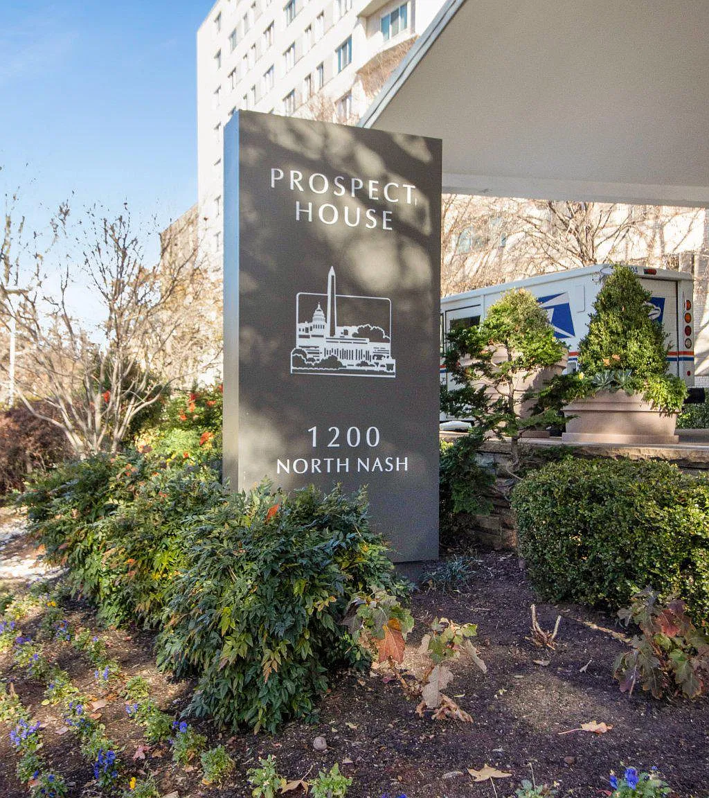 2 bed, 2.0 bath, 1398 sqft, $3,700 — Photo 2