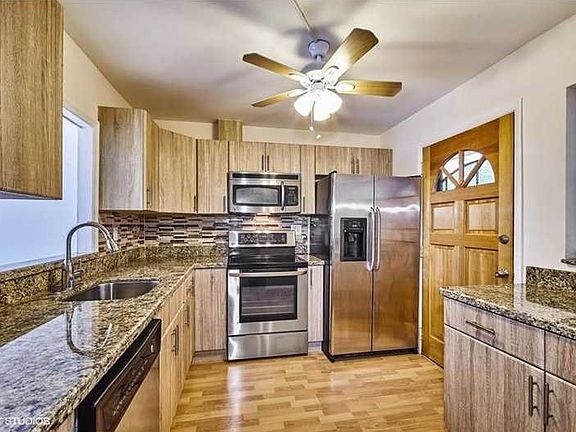 3rd image of 3750 NE 170th St APT 305