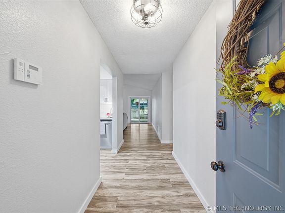 3rd image of 1702 S Fir Pl