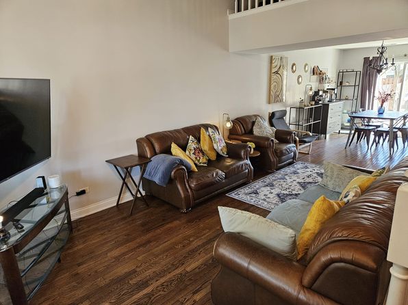 7965 W 100th Pl #7965, Palos Hills, IL 60465
