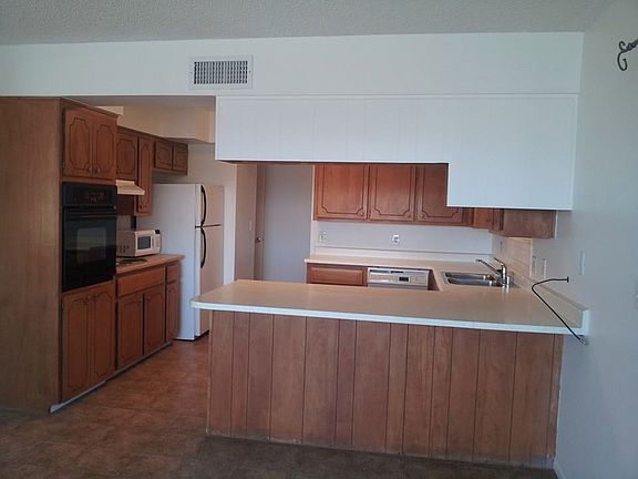 5th image of 650 Cinnamon Ln