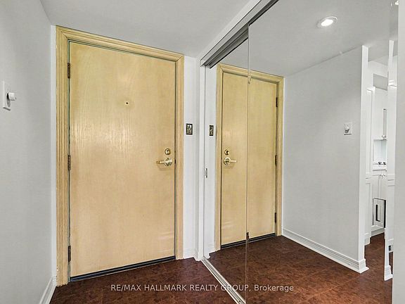 4th image of 30 Charlevoix St #103